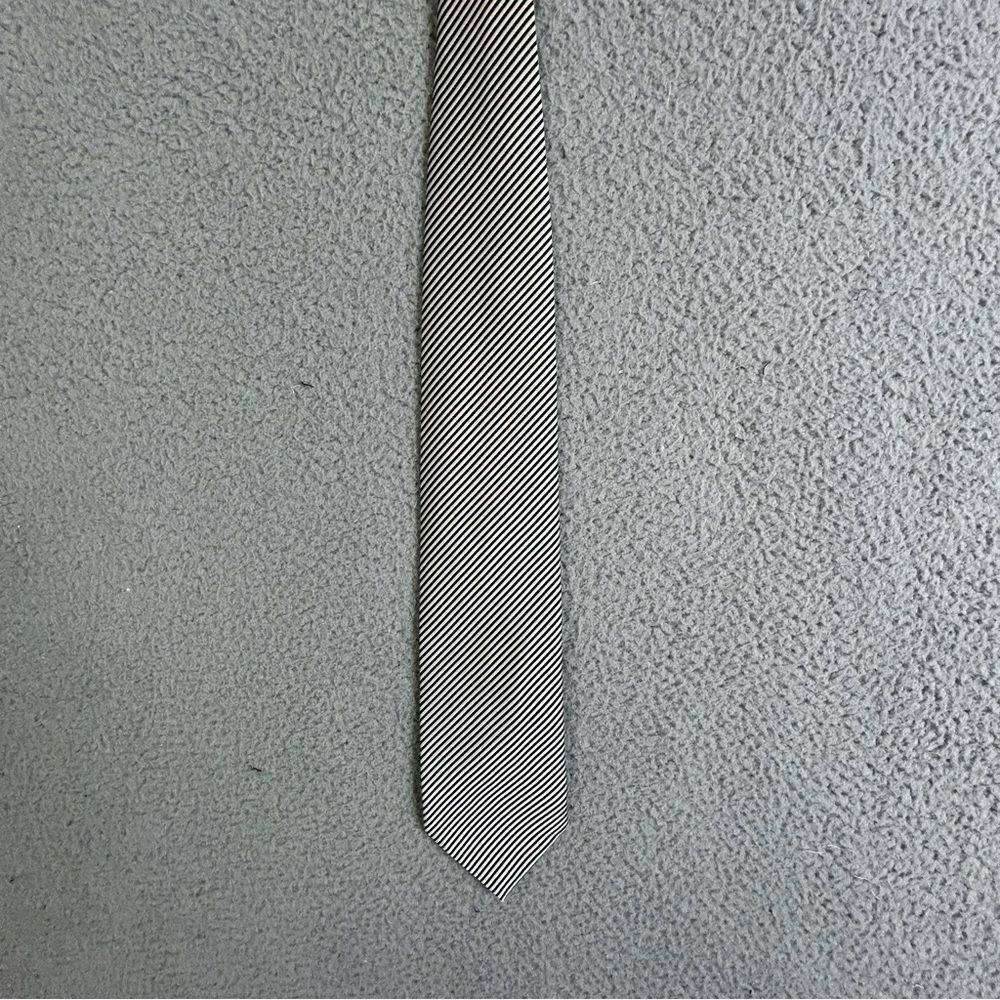 David Donahue men’s striped silk tie black and white